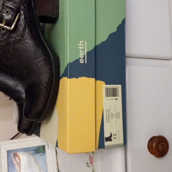 EARTH BRONZE LEATHER BOOTS - Picture 2 of 6